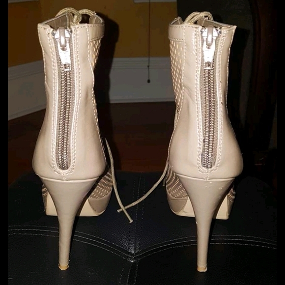 Laceup Olive Green Booties - Picture 3 of 4